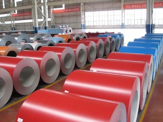Voorbewerkte staalrol met aanpasbaar RAL-kleurengamma, met minimale spangle en 285-295 lopende meters per ton voor duurzaam gebruik